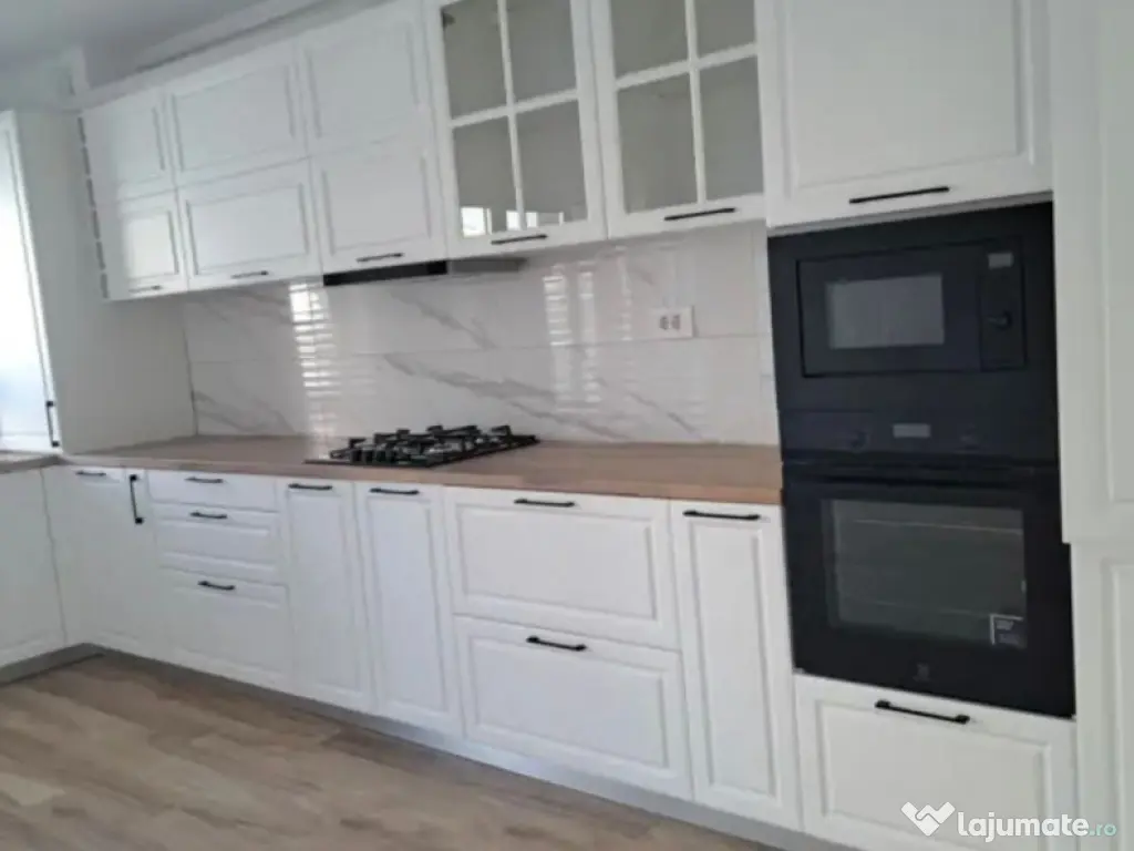 Apartament 3 camere, decomandat - zona Tractorul