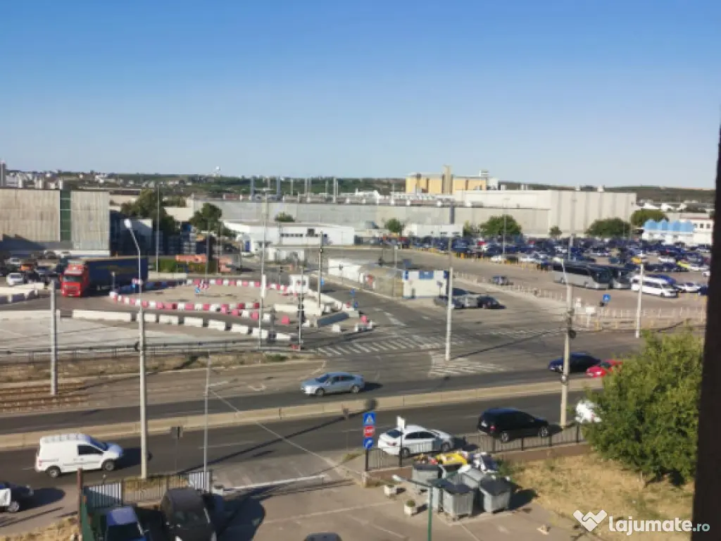 Apartament 2 camere, 3 balcoane, 86mp, loc de parcare inclus