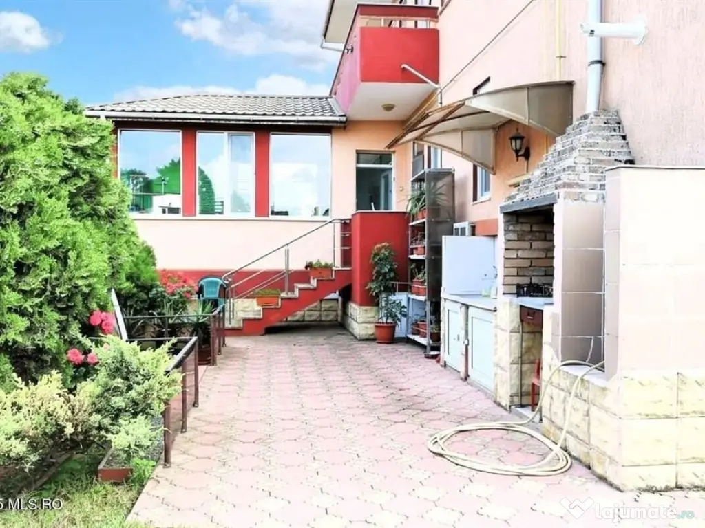 Ovidiu - Str. Nationala, Vila P+1E, teren 1094 mp, vedere...