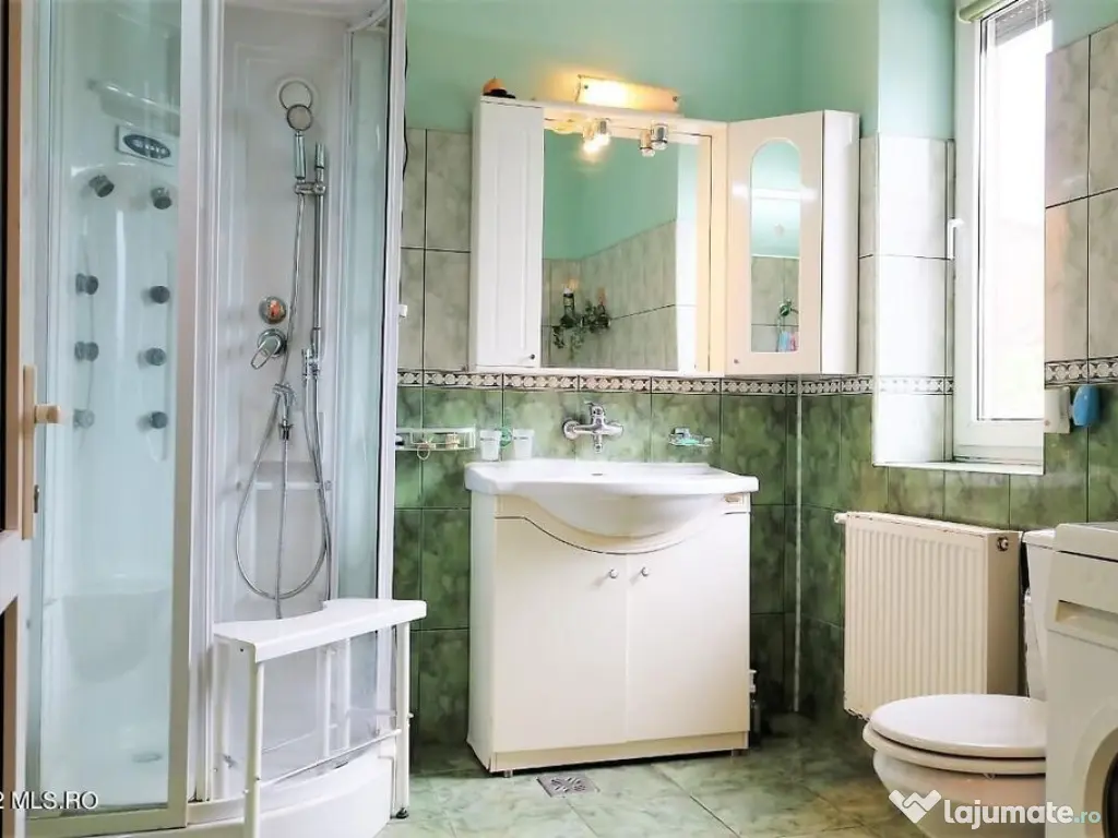 Ovidiu - Str. Nationala, Vila P+1E, teren 1094 mp, vedere...