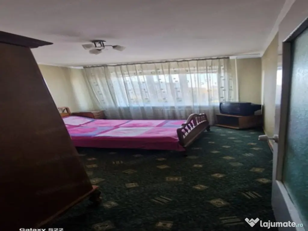 2 camere in zona Spitalului Judetean