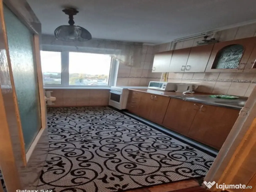 2 camere in zona Spitalului Judetean