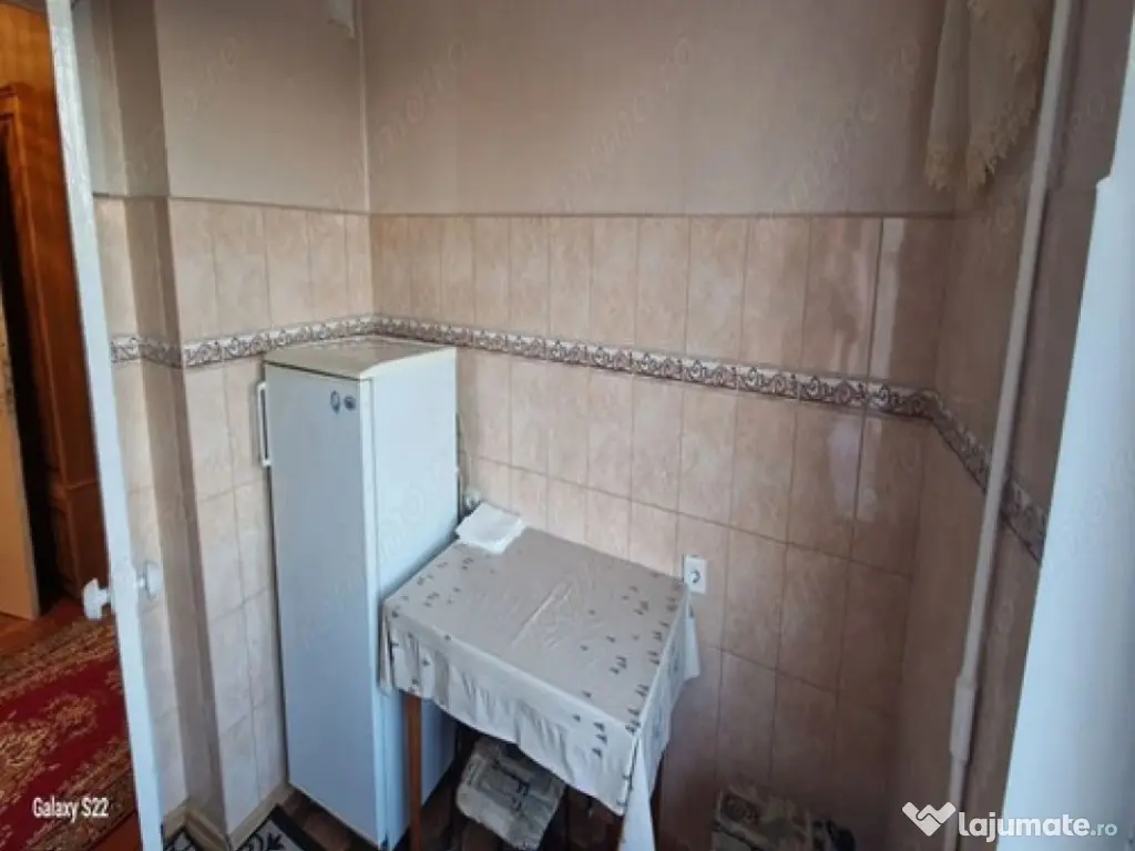 2 camere in zona Spitalului Judetean