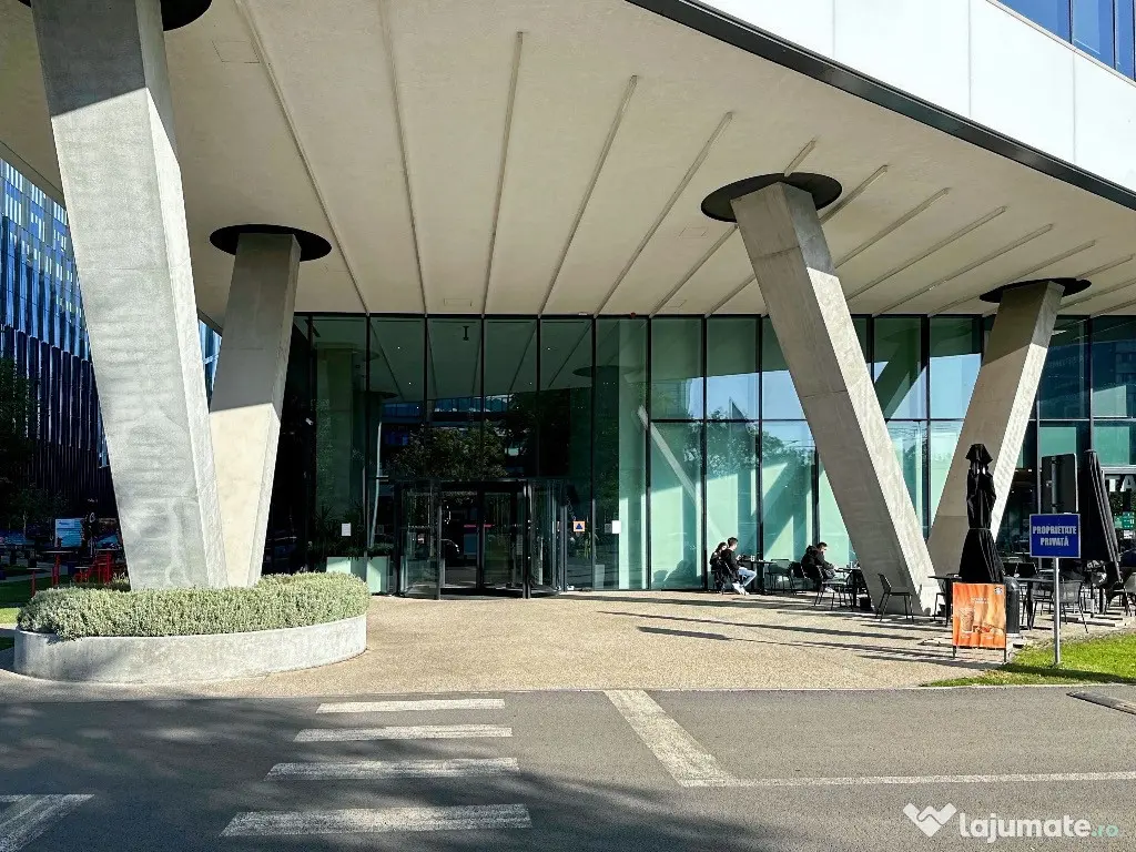 Spațiu de birou frumos proiectat pentru 1 persoană în Spaces Campus 6