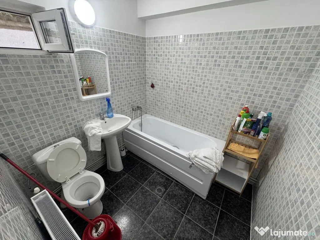 Casă cu 3 camere zona Faleză Nord, Renovată, Centrală...