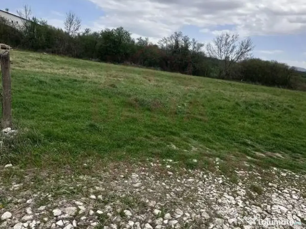 TEREN INTRAVILAN DE VÂNZARE,-520 mp,-CARANSEBEȘ\PIPIRIG...