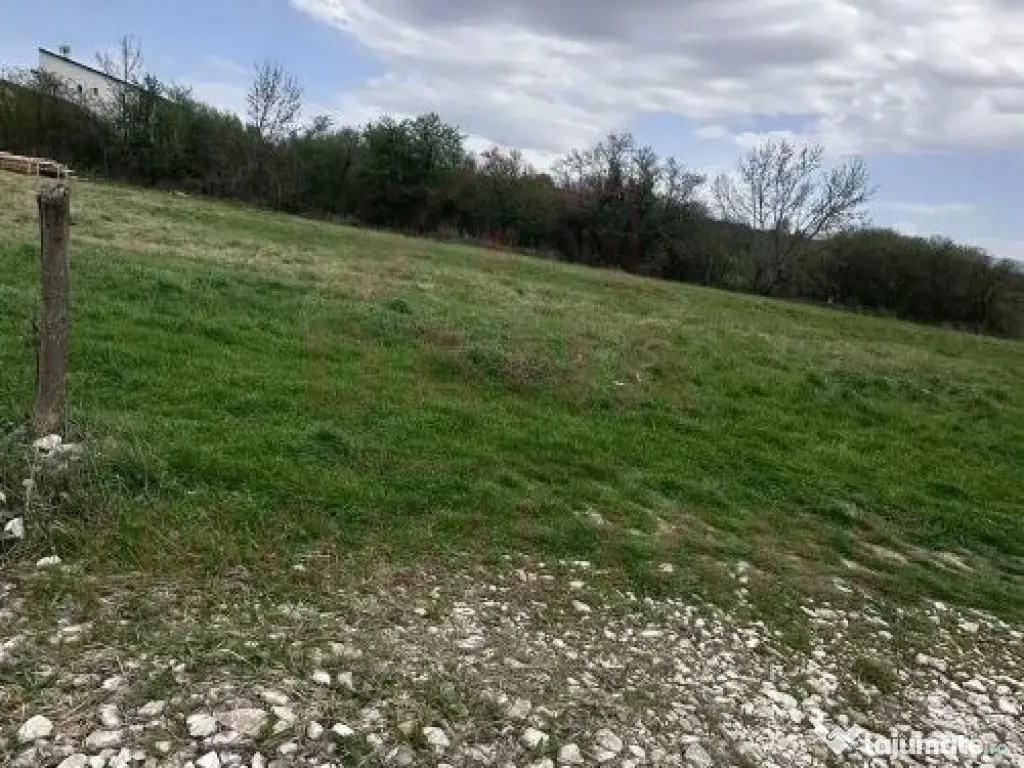 TEREN INTRAVILAN DE VÂNZARE,-520 mp,-CARANSEBEȘ\PIPIRIG...