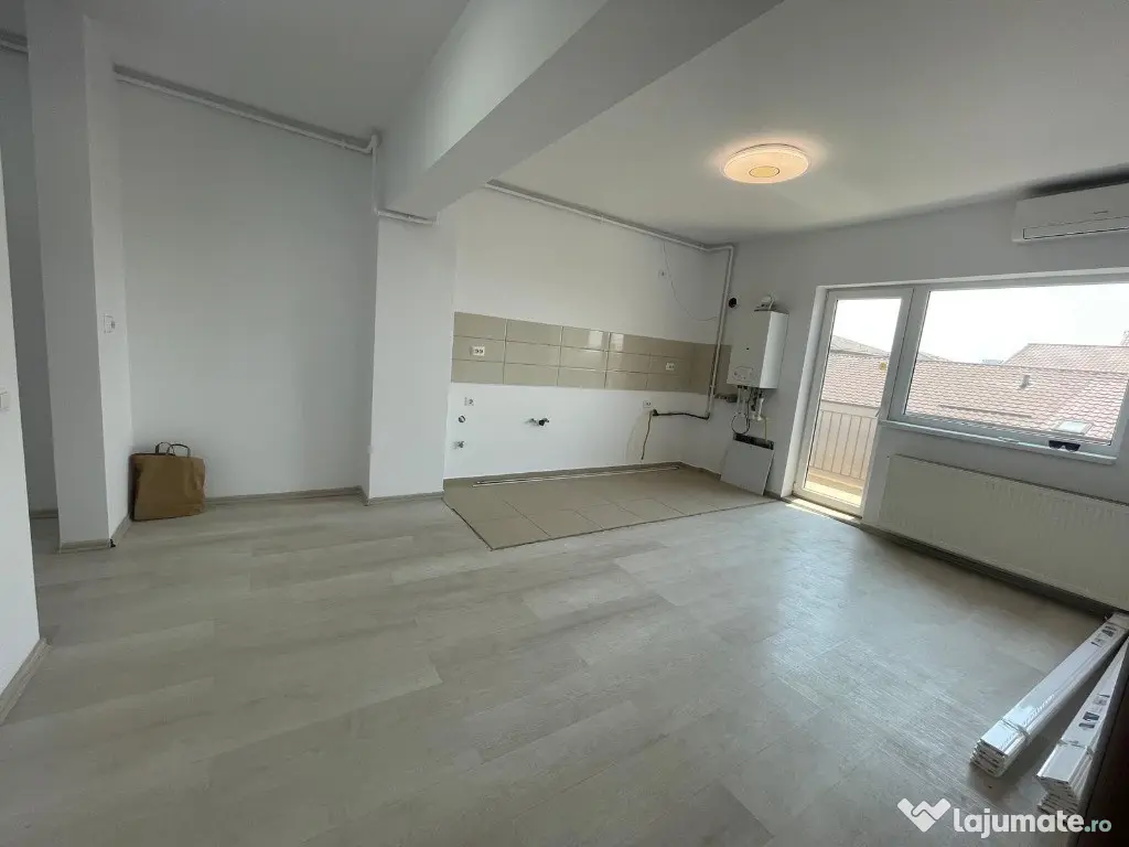 Apartament cu 3 camere | str. Smaraldului | Loc de parcare 