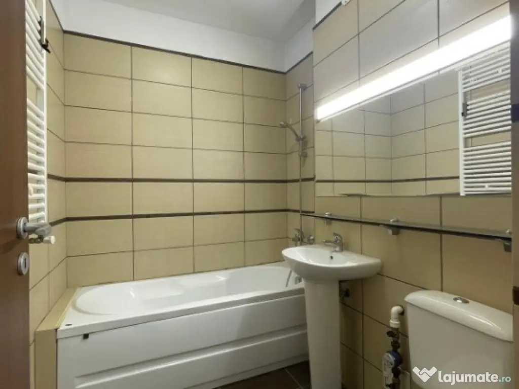 Apartament cu 3 camere | str. Smaraldului | Loc de parcare 