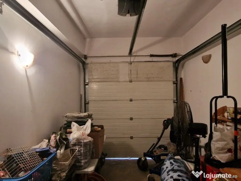 Casa de vanzare, Sanmartin la intrarea in localitate