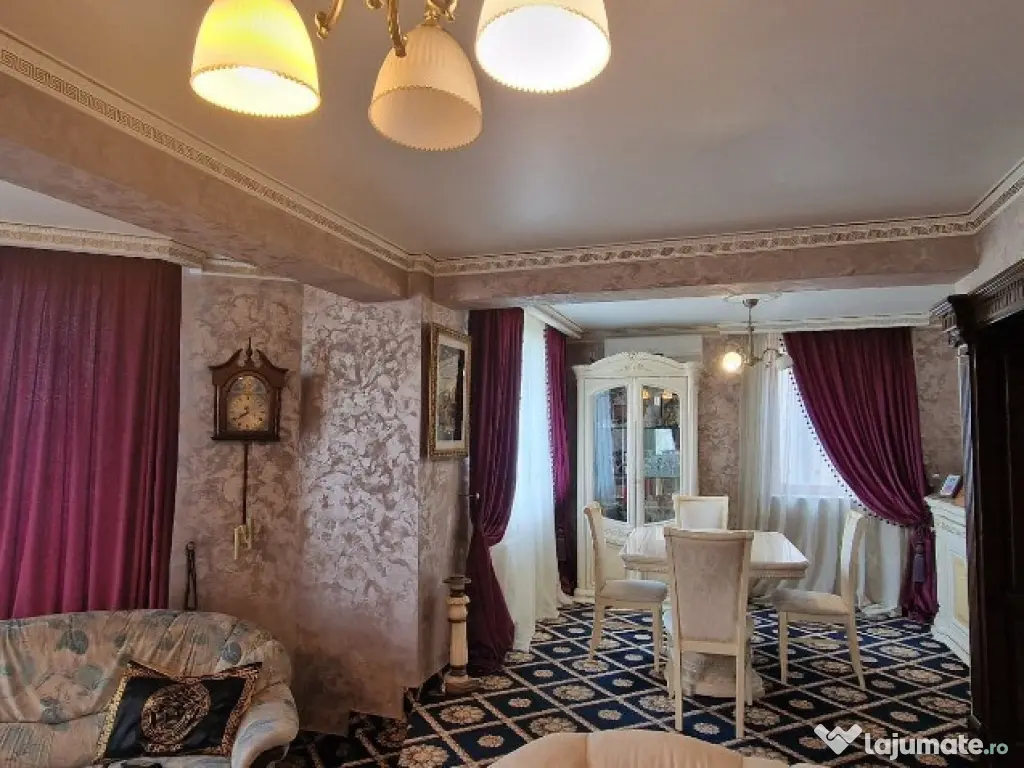 Casa de vanzare, Sanmartin la intrarea in localitate