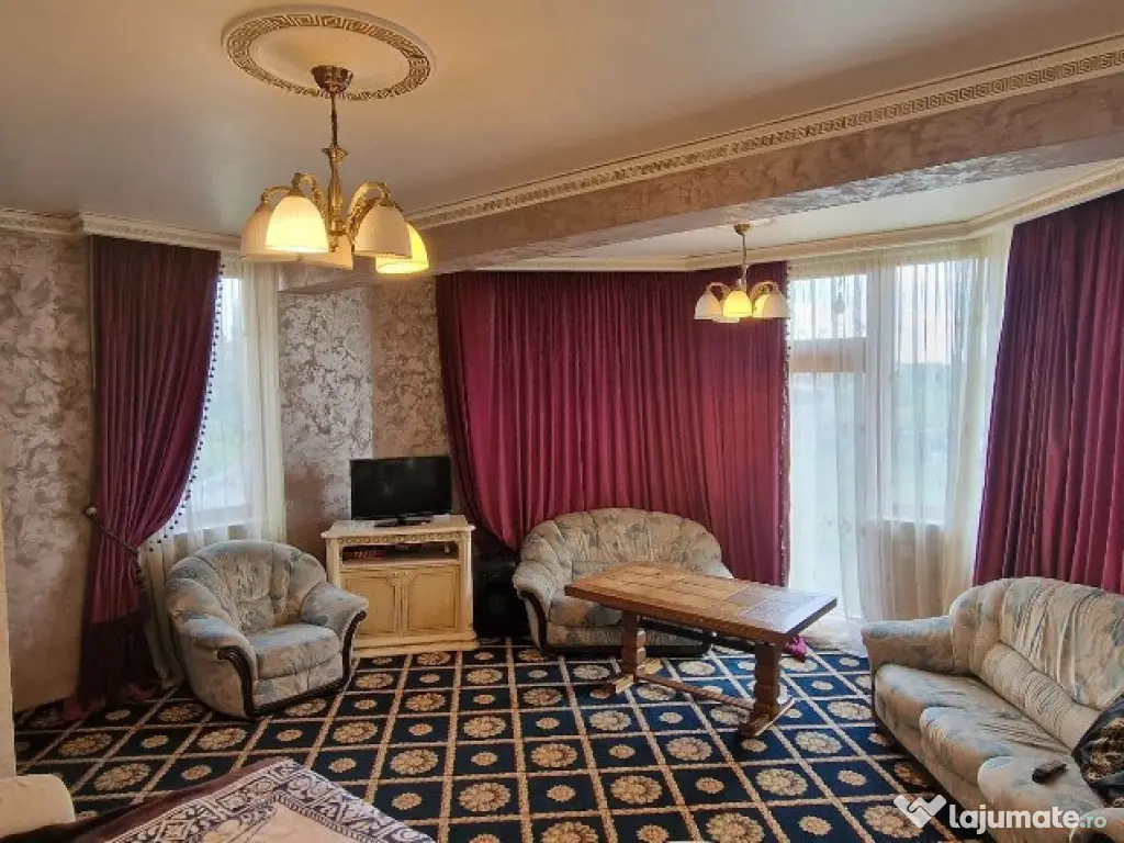 Casa de vanzare, Sanmartin la intrarea in localitate