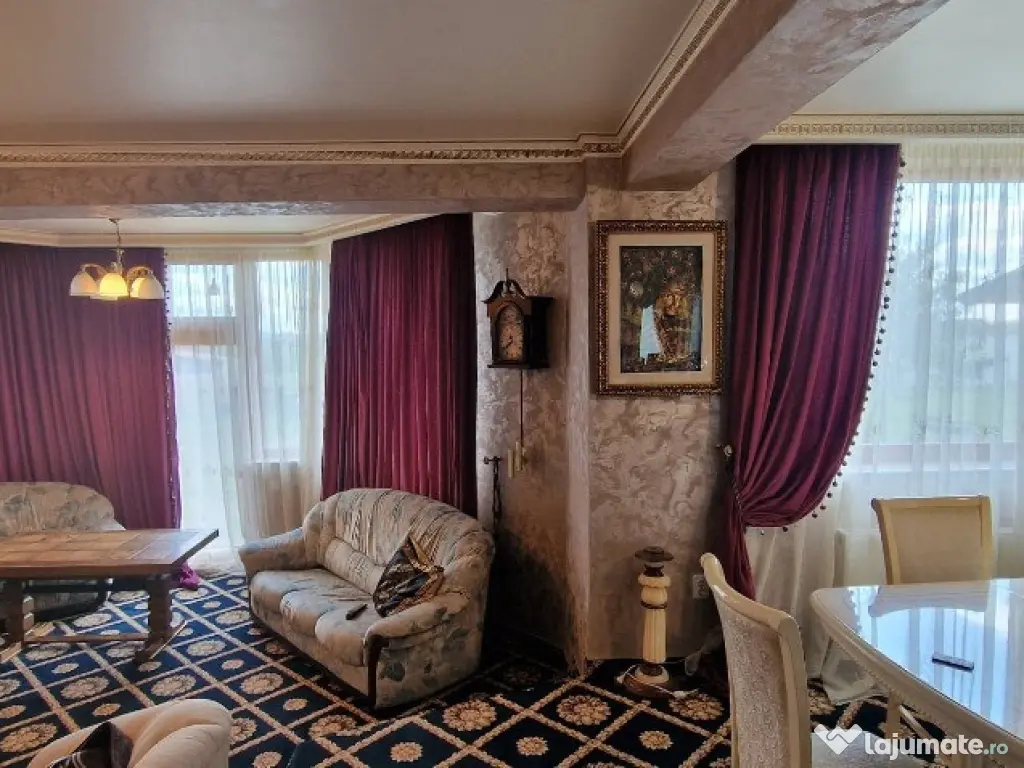 Casa de vanzare, Sanmartin la intrarea in localitate