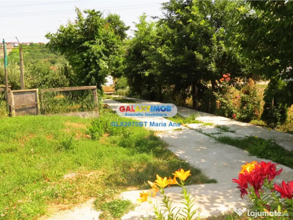 Curtesti, Botosani , Teren generos cu casa si anexa!