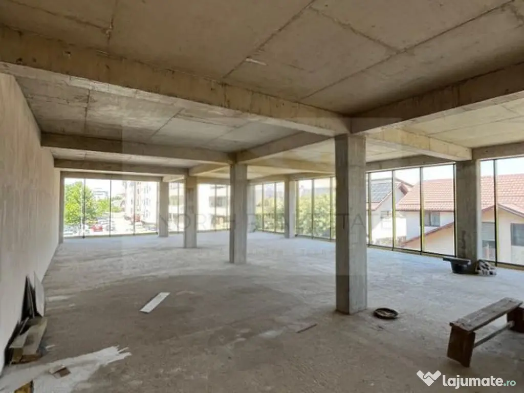 SPATIU COMERCIAL 230 mp 