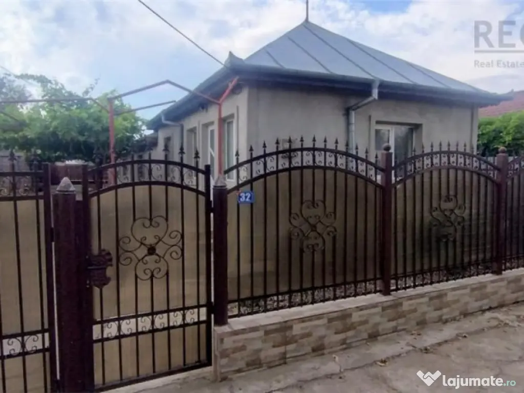 Casa renovata 4 camere cu teren 1800m Smeeni