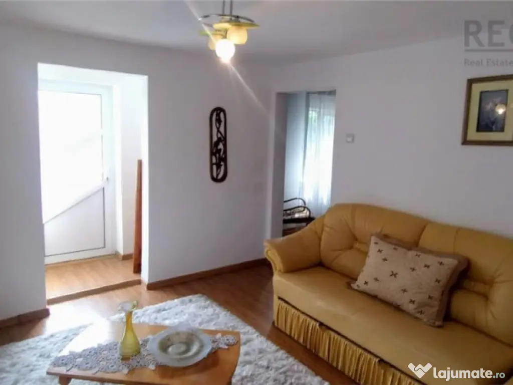 Casa renovata 4 camere cu teren 1800m Smeeni