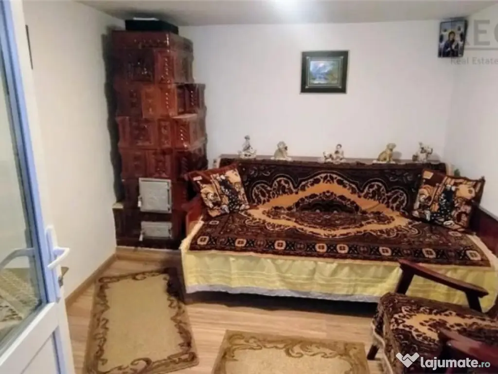 Casa renovata 4 camere cu teren 1800m Smeeni