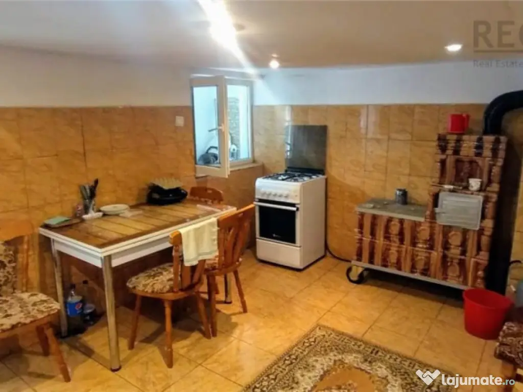 Casa renovata 4 camere cu teren 1800m Smeeni