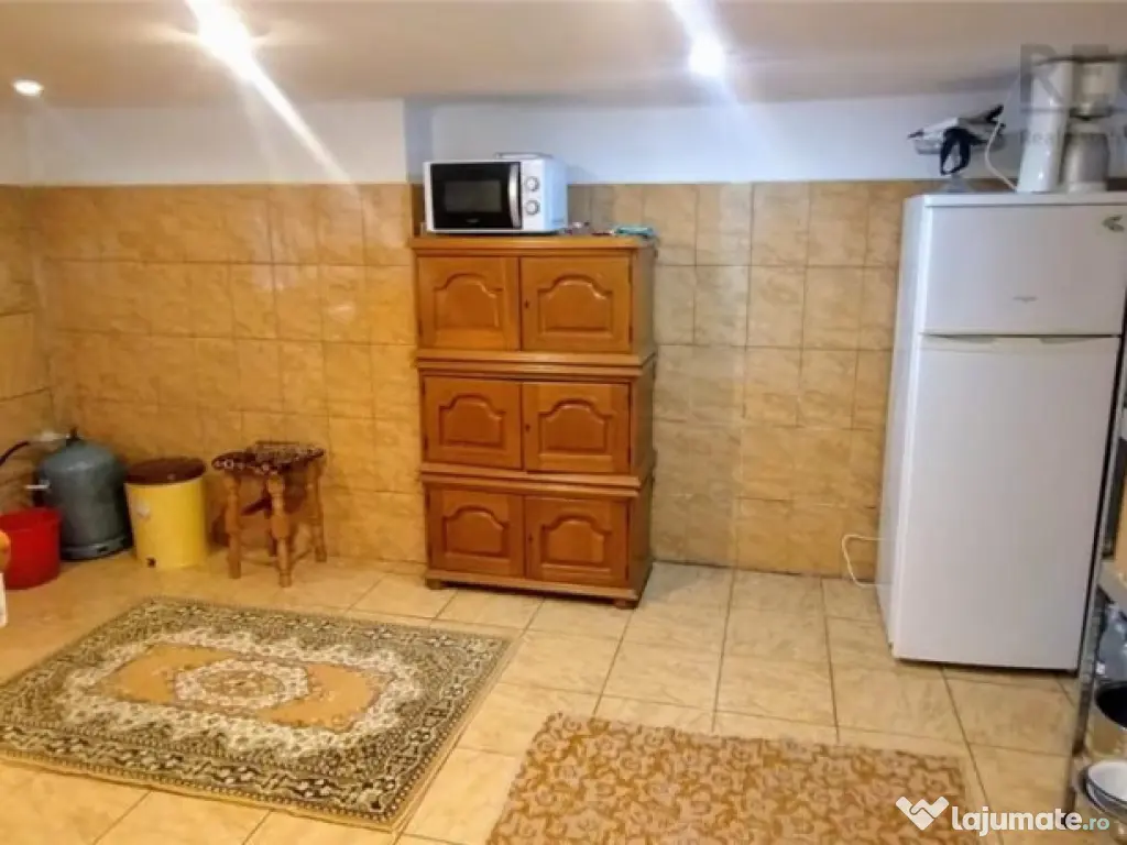 Casa renovata 4 camere cu teren 1800m Smeeni