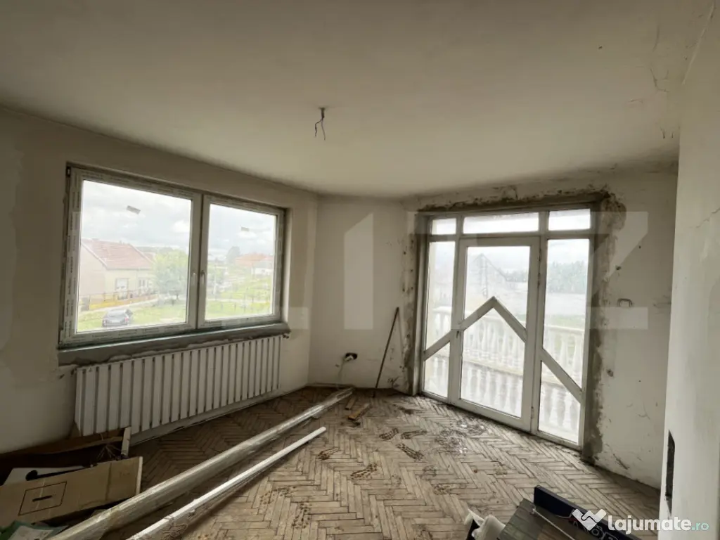 Casa de vanzare in Lazuri, ideala si pentru investitii