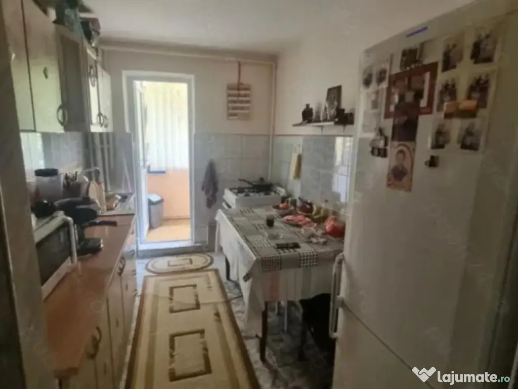 Apartament 2 camere, semidecomandat - zona Noua
