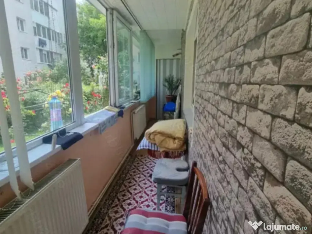Apartament 2 camere, semidecomandat - zona Noua