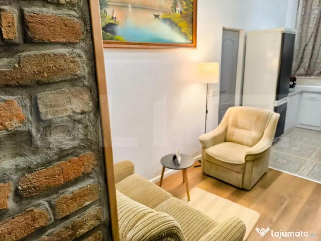 Apartament cu 3 camere, 47 mp, zona Centrala