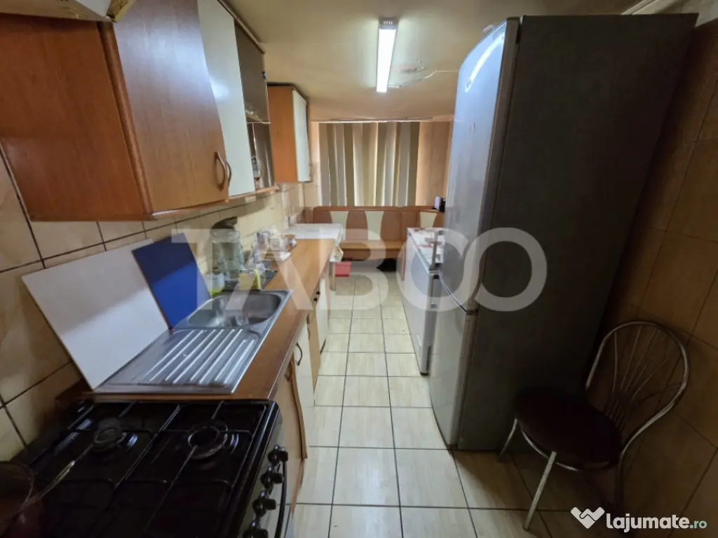 Casa individuala de vanzare teren 457 mp garaj Trei Stejari 