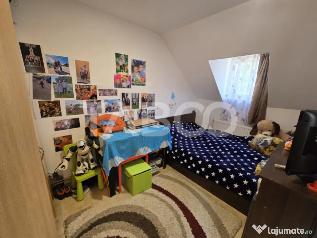 Casa individuala de vanzare teren 457 mp garaj Trei Stejari 