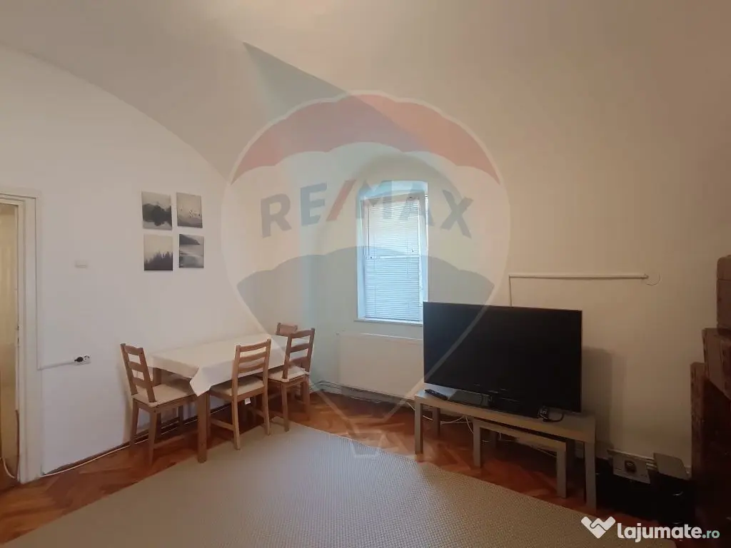 Apartament de inchiriat la 1 minut de Piata Mare 