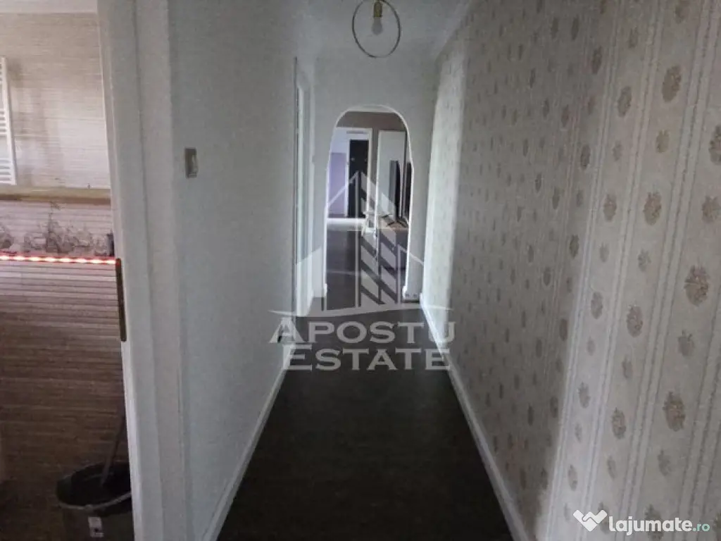 Apartament cu 3 camere in zona Circumvalatiunii cu centra... 