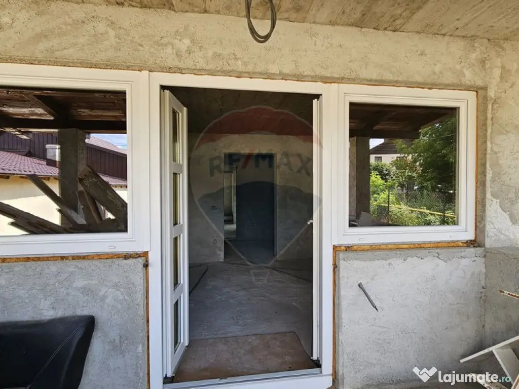 Casă / Vilă, teren 1700mp, în Lisaura-Ipotești, Suceava 