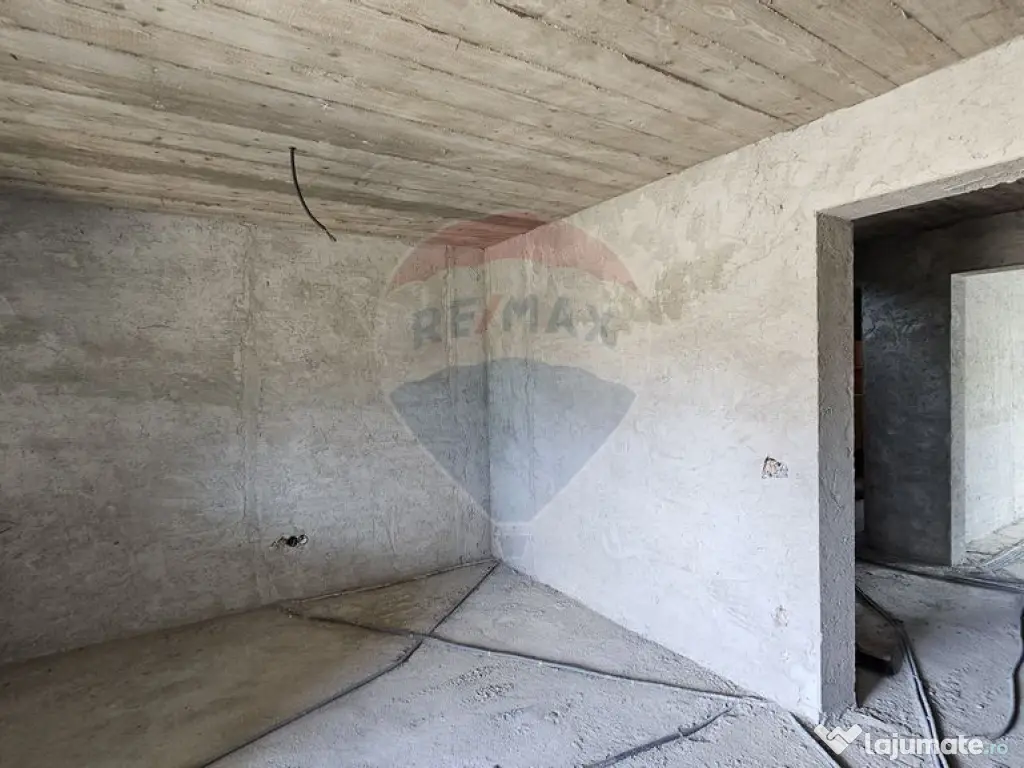 Casă / Vilă, teren 1700mp, în Lisaura-Ipotești, Suceava 