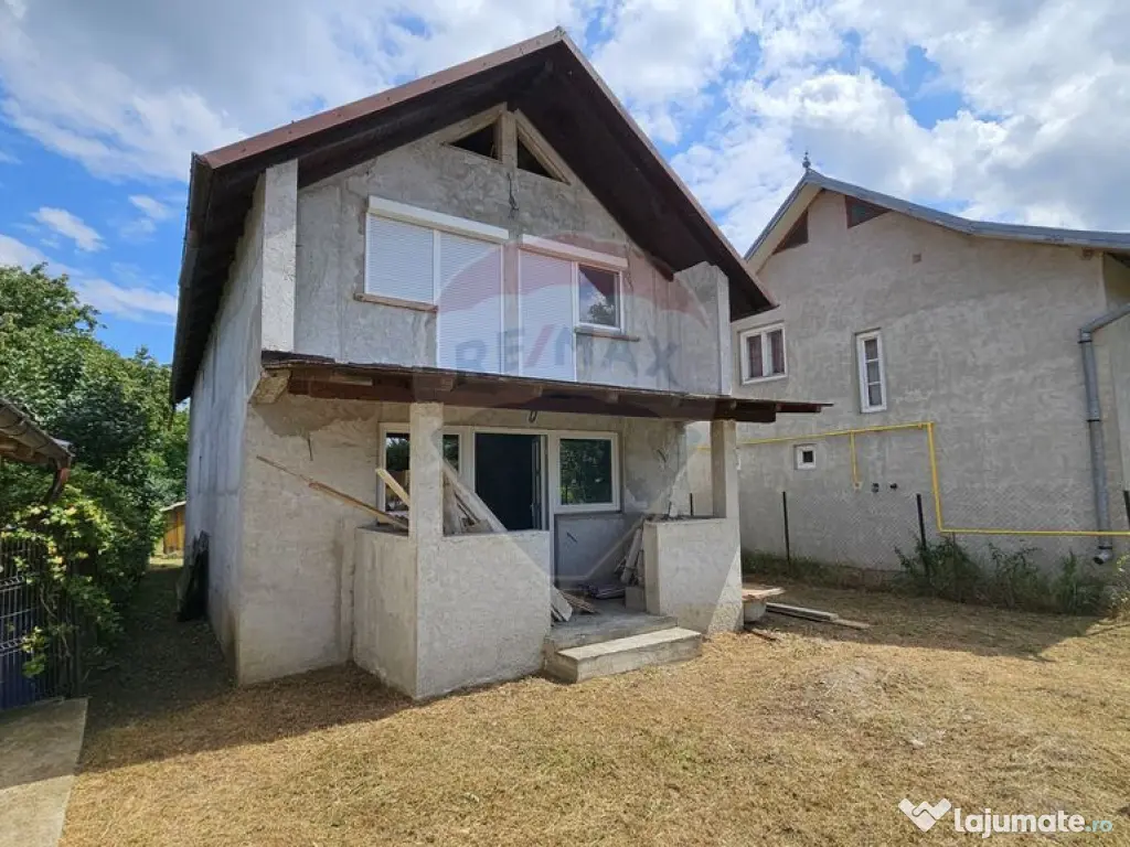 Casă / Vilă, teren 1700mp, în Lisaura-Ipotești, Suceava 