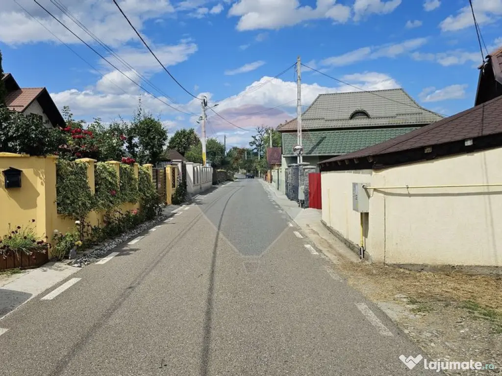 Casă / Vilă, teren 1700mp, în Lisaura-Ipotești, Suceava 