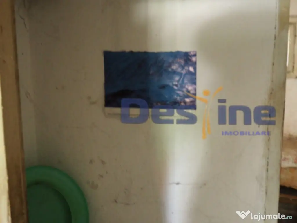 VAND CASA IN CENTRUL VECHI,DEJ,CURTE COMUNA,DE RENOVAT 