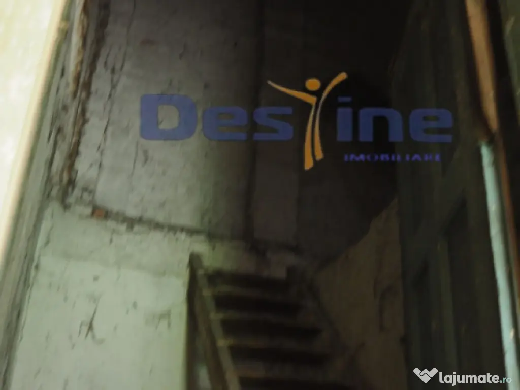 VAND CASA IN CENTRUL VECHI,DEJ,CURTE COMUNA,DE RENOVAT 