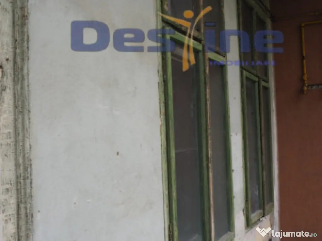VAND CASA IN CENTRUL VECHI,DEJ,CURTE COMUNA,DE RENOVAT 