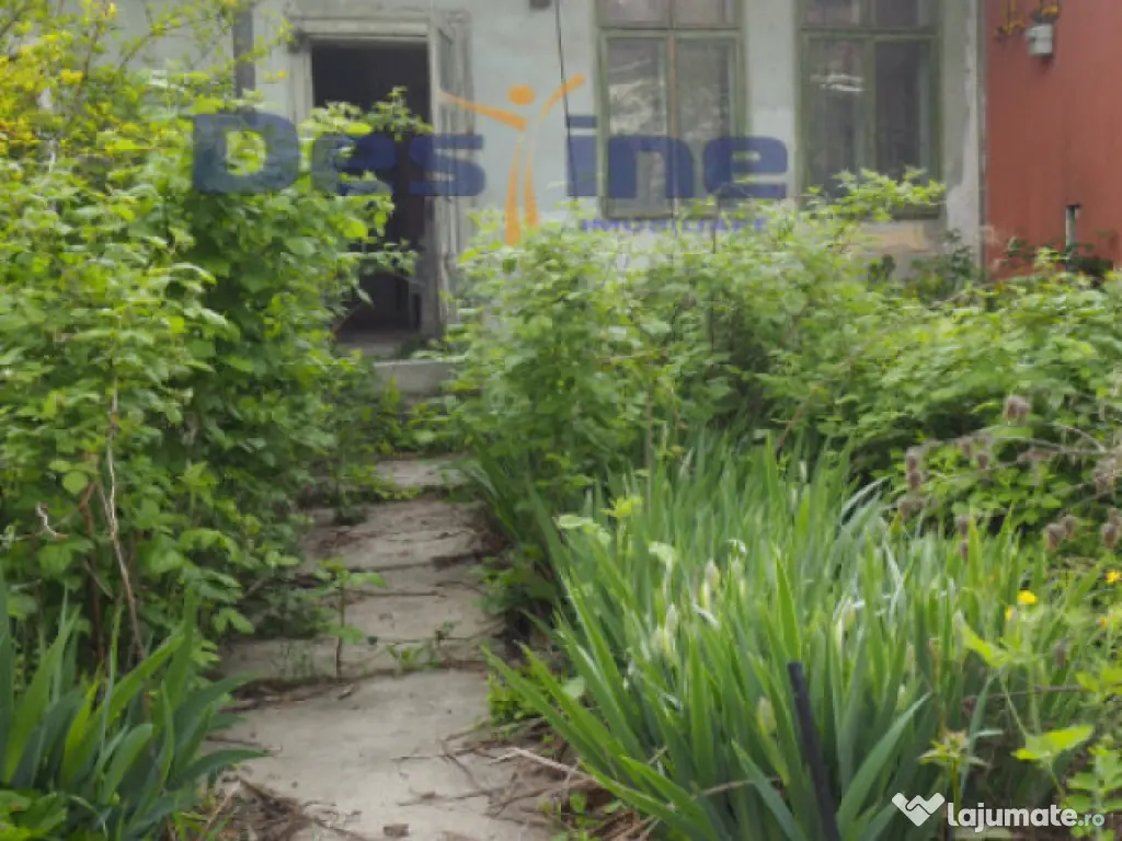 VAND CASA IN CENTRUL VECHI,DEJ,CURTE COMUNA,DE RENOVAT 