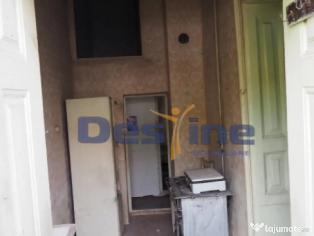 VAND CASA IN CENTRUL VECHI,DEJ,CURTE COMUNA,DE RENOVAT 