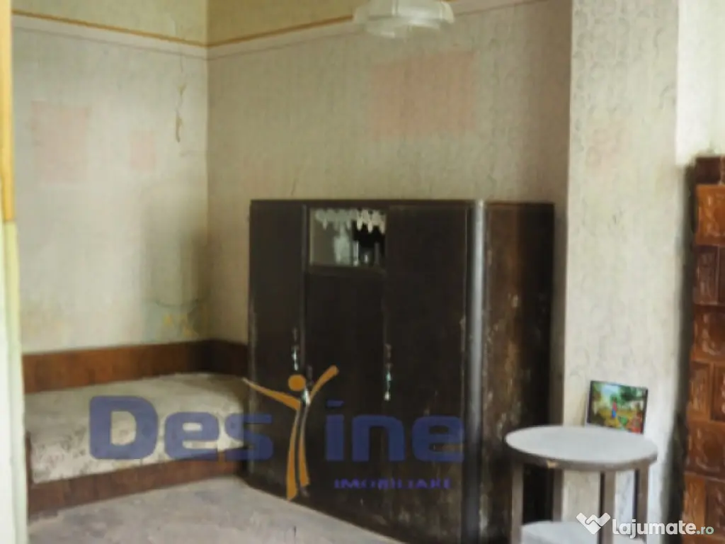 VAND CASA IN CENTRUL VECHI,DEJ,CURTE COMUNA,DE RENOVAT 