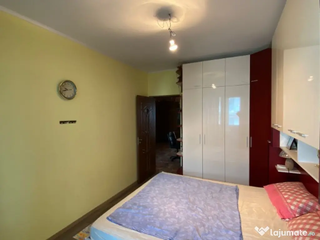 Apartament 3 camere, 72mp, etaj 1, parcare, zona Florilor