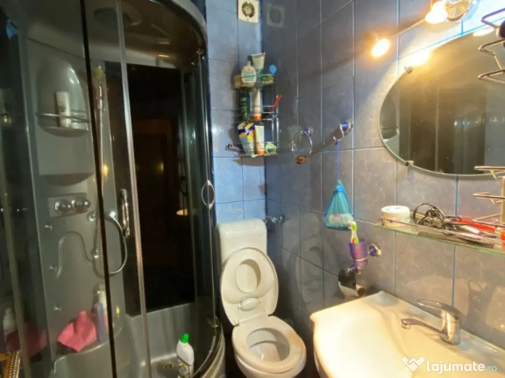 Apartament 3 camere, 72mp, etaj 1, parcare, zona Florilor