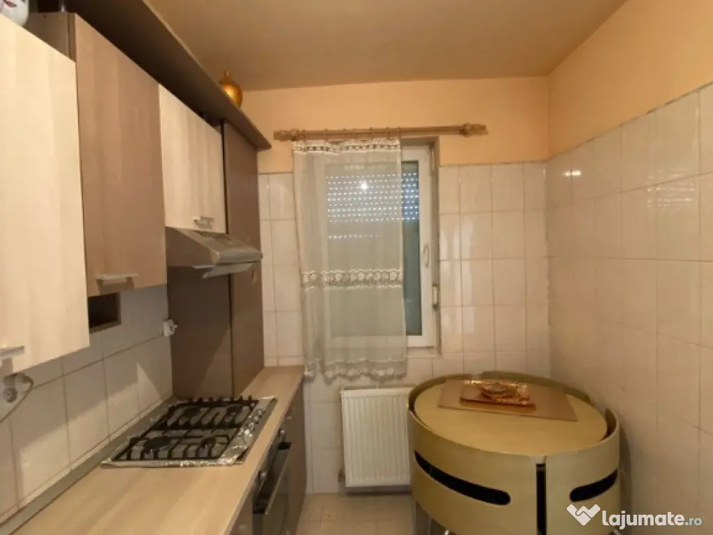 Apartament 3 camere, 72mp, etaj 1, parcare, zona Florilor