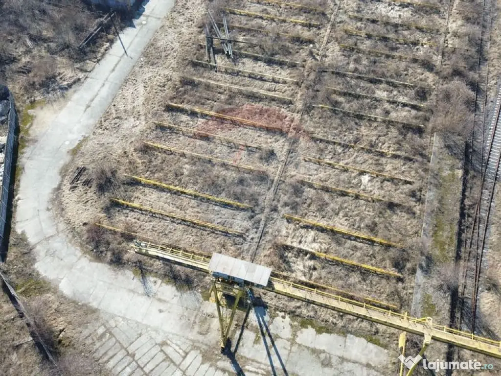 Spațiu industrial de 18.400mp teren plus facilitati indu...