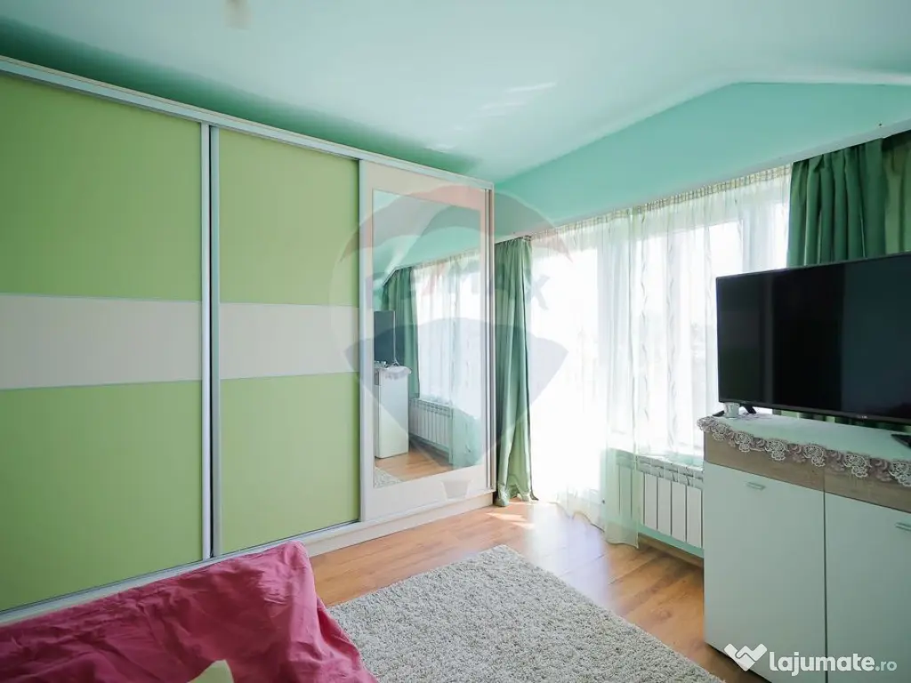 De vânzare casă cu 3 camere și teren 950 mp în Mihai ... 