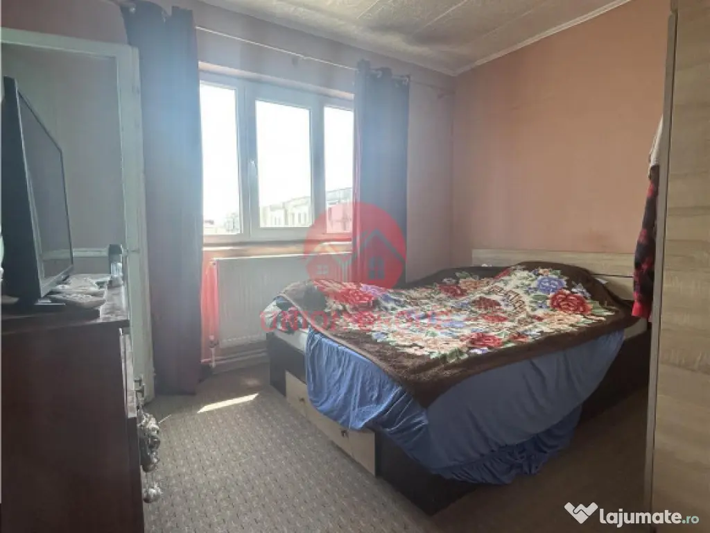 Apartament 3 camere, decomandat, Navodari