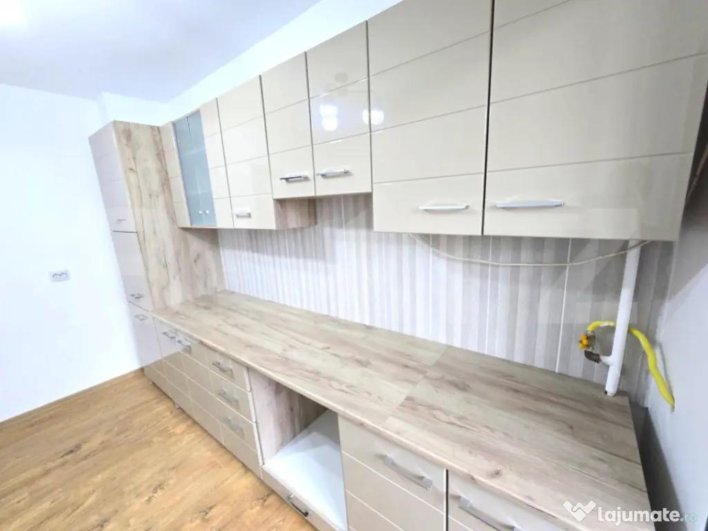 Apartament cu 3 camere in Dacia renovat complet