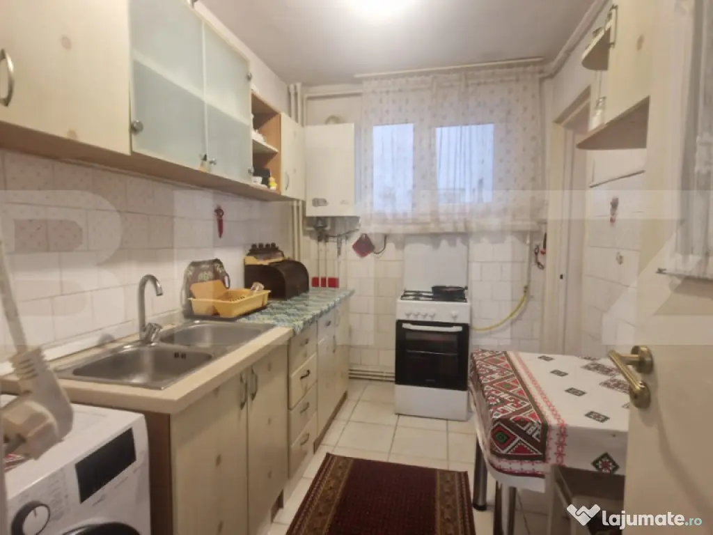 Apartament cu 2 camere, etaj intermediar, luminos, circular